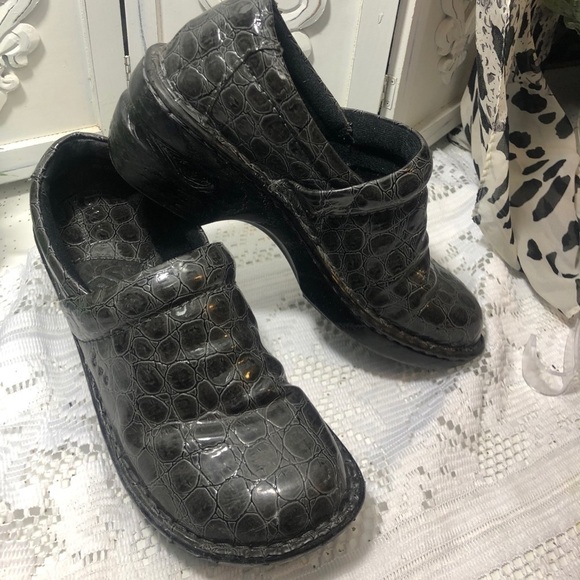 B. O.C. Charcoal Gray/black Clogs. 
Size 7 - Picture 1 of 8